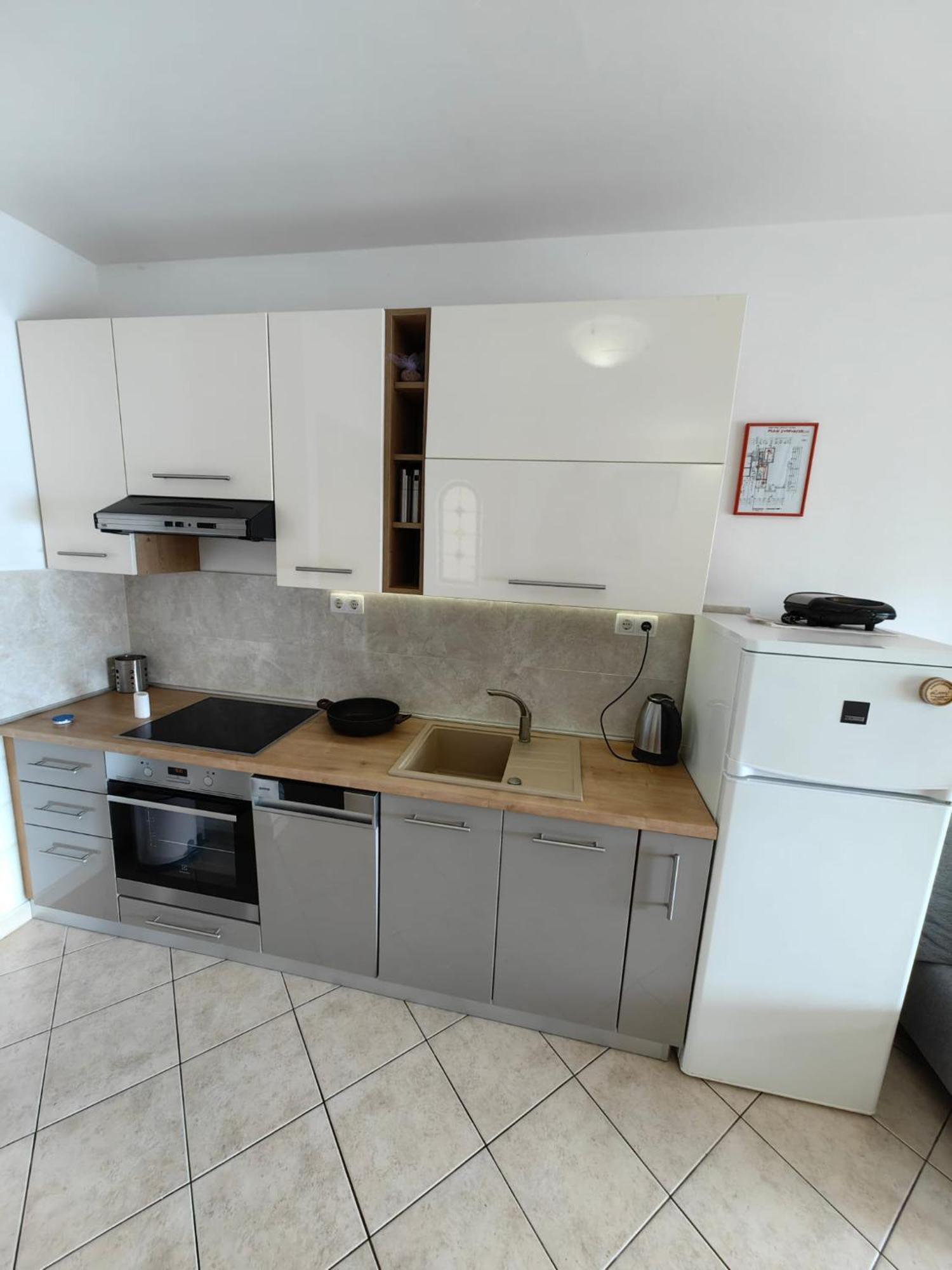 Zal Beach Apartments Прижба Екстериор снимка